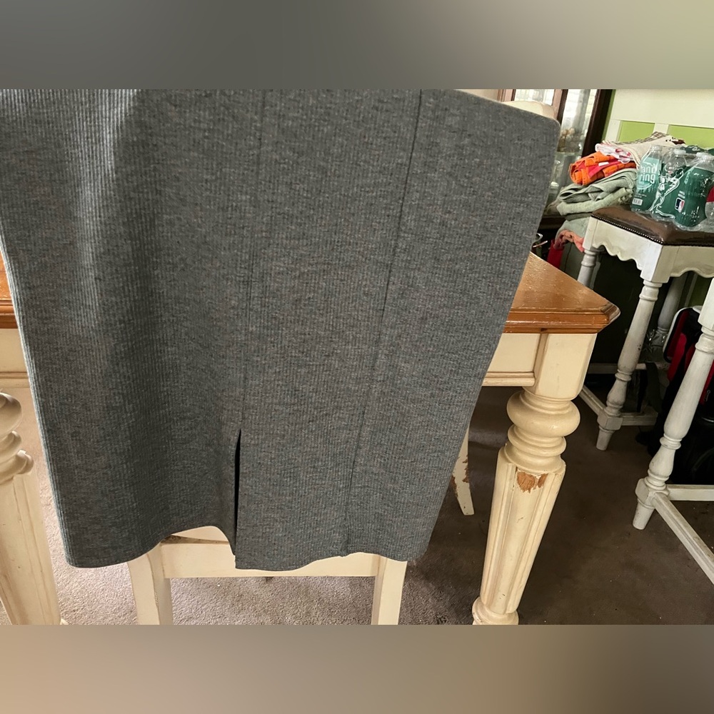 Loft, Pull On skirt. XL. Groove sweater material. - Picture 5 of 7